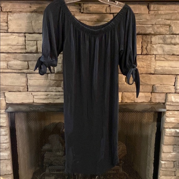 Derek Heart Black‎ Off-Shoulder Top - Picture 1 of 4